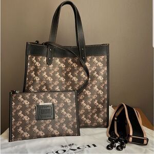 NWOT Coach Field Large Tote and Wristlet